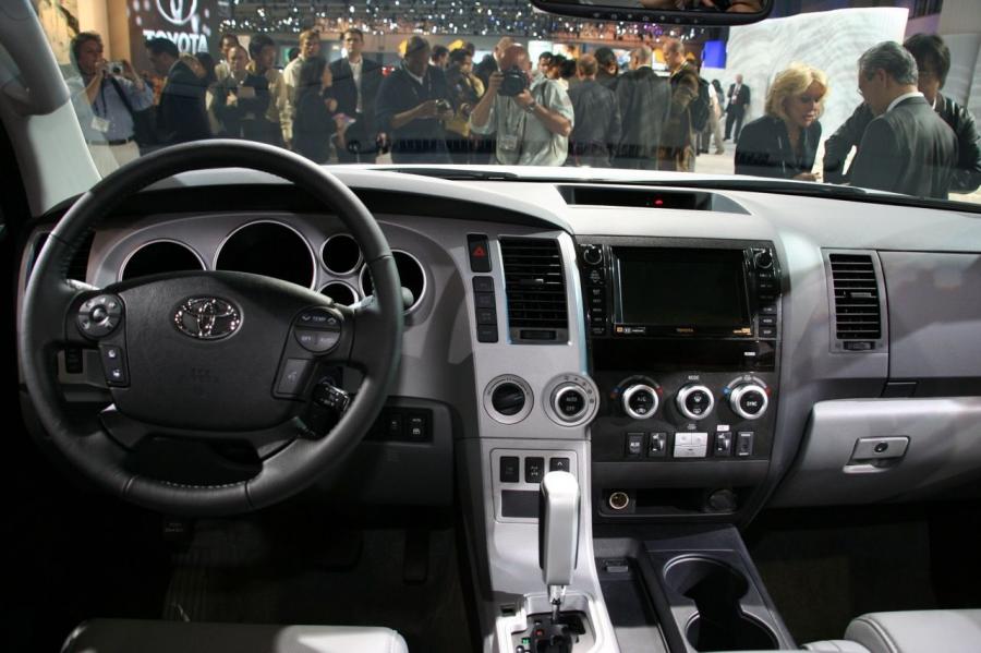  Toyota Sequoia 2007 года  (фото 47 из 66)